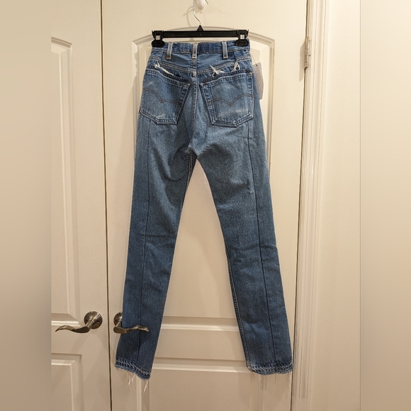 2. NWT EB DENIM VINTAGE UNRAVELED STRAIGHT LEG IN MEDIUM WASH - Picture 7 of 13